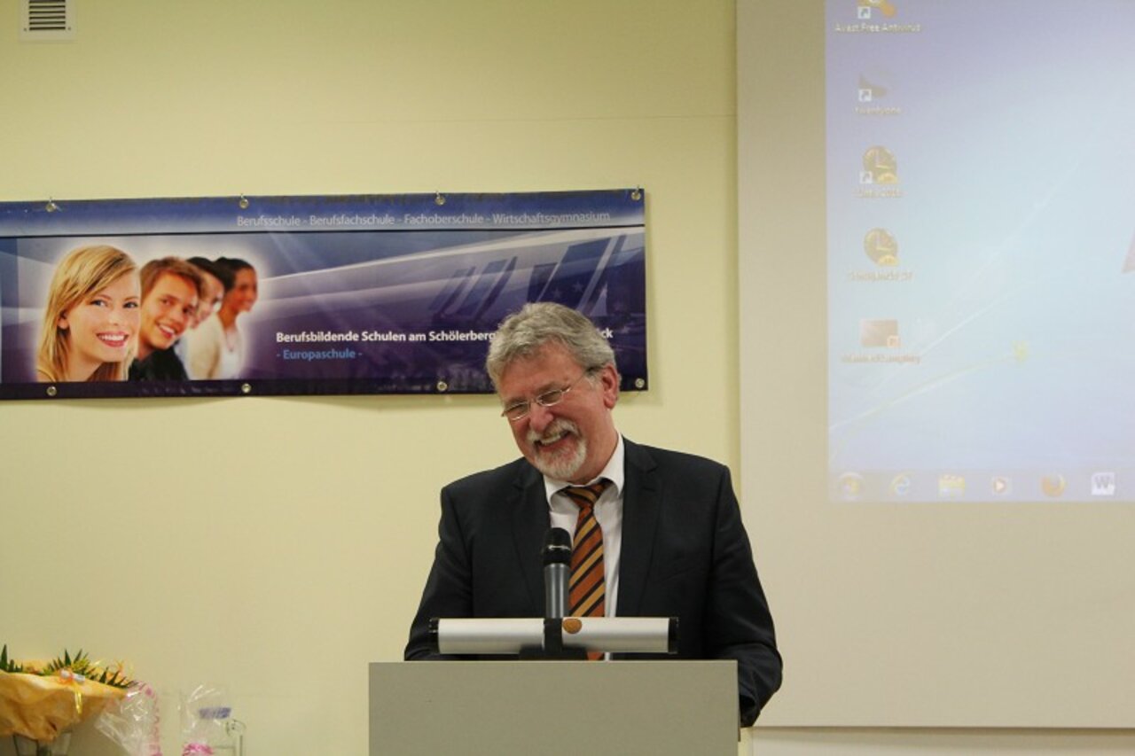 Schulleiter Herkenhoff verabschiedet Image 2