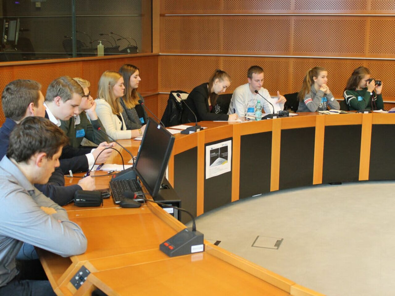 Schülerzeitungsredakteure in Brüssel Image 1