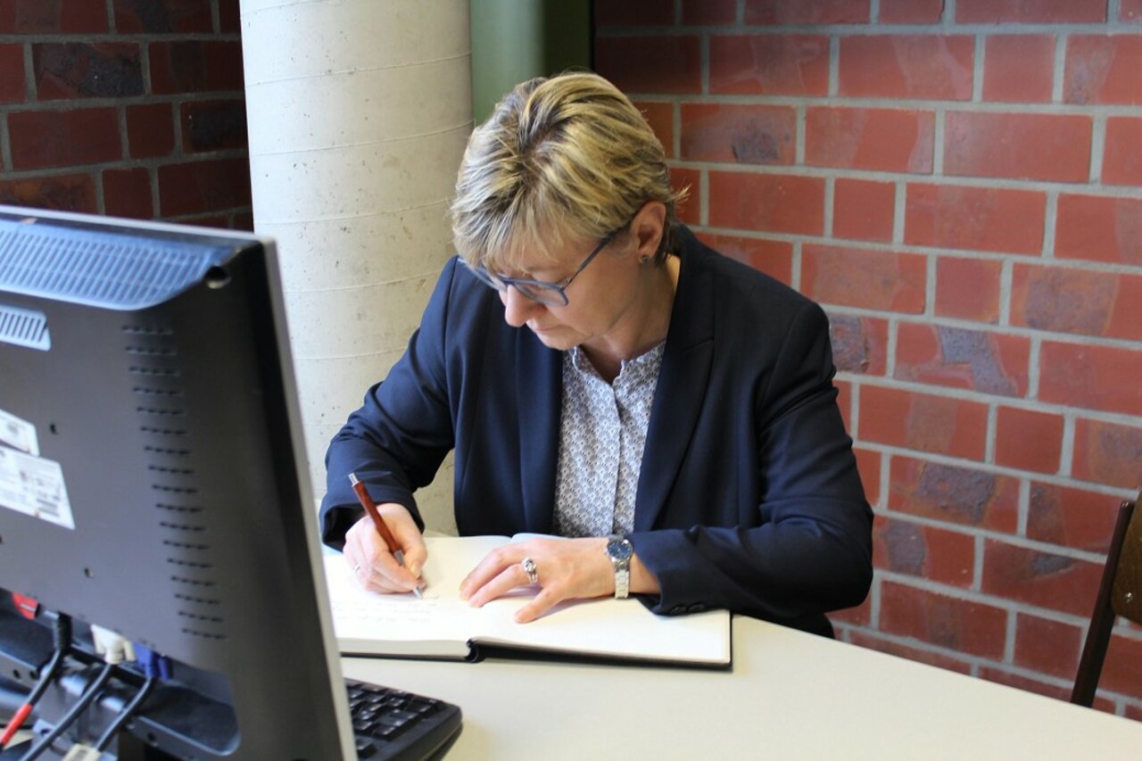 Kultusministerin Heiligenstadt informiert sich über Industrie/Wirtschaft 4.0 Image 2