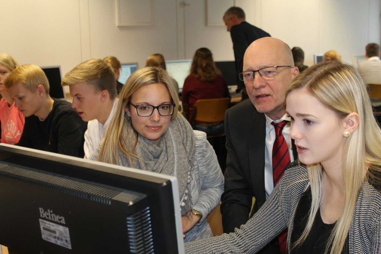 Kultusministerin Heiligenstadt informiert sich über Industrie/Wirtschaft 4.0 Image 8