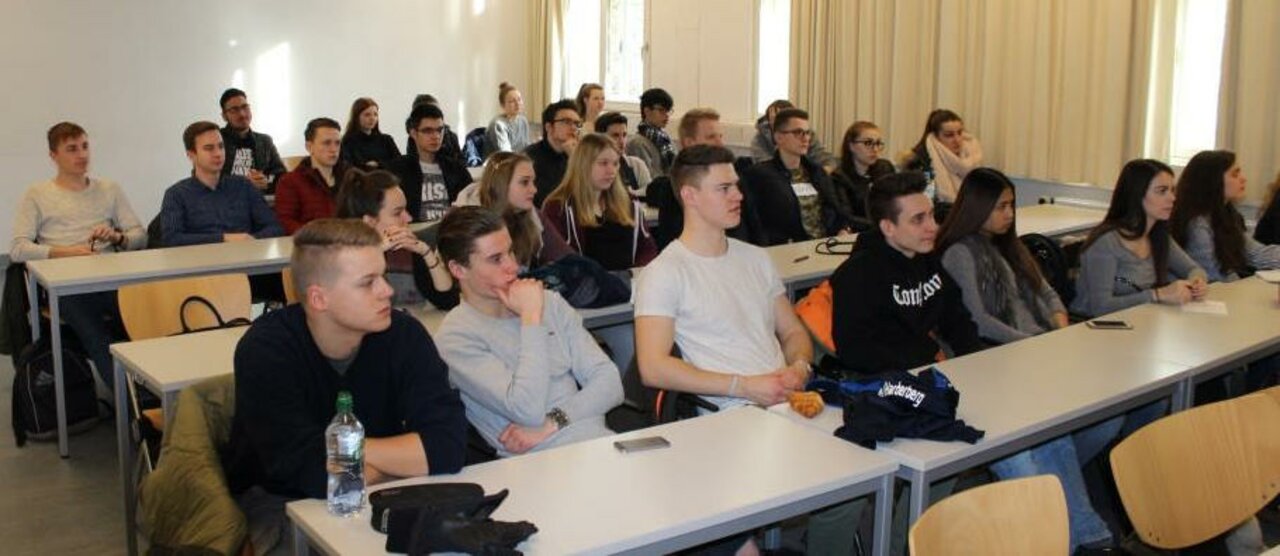 Studien- und Berufswahlseminar für Jahrgang 12, Wirtschaftsgymnasium Image 1