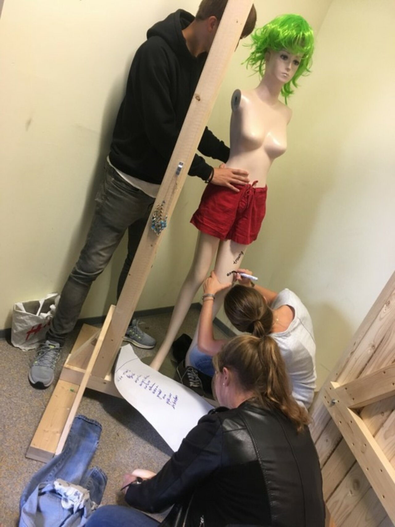 „Türen in die Zukunft“ – das Wirtschaftsgymnasium beteiligt sich Image 1