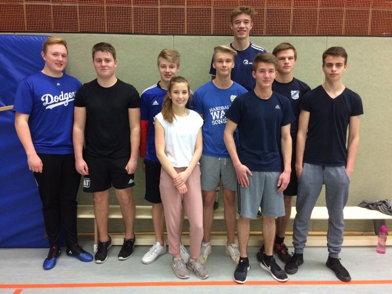 Jahrgang 12 dominiert Weihnachts-Volleyballturnier Image 10