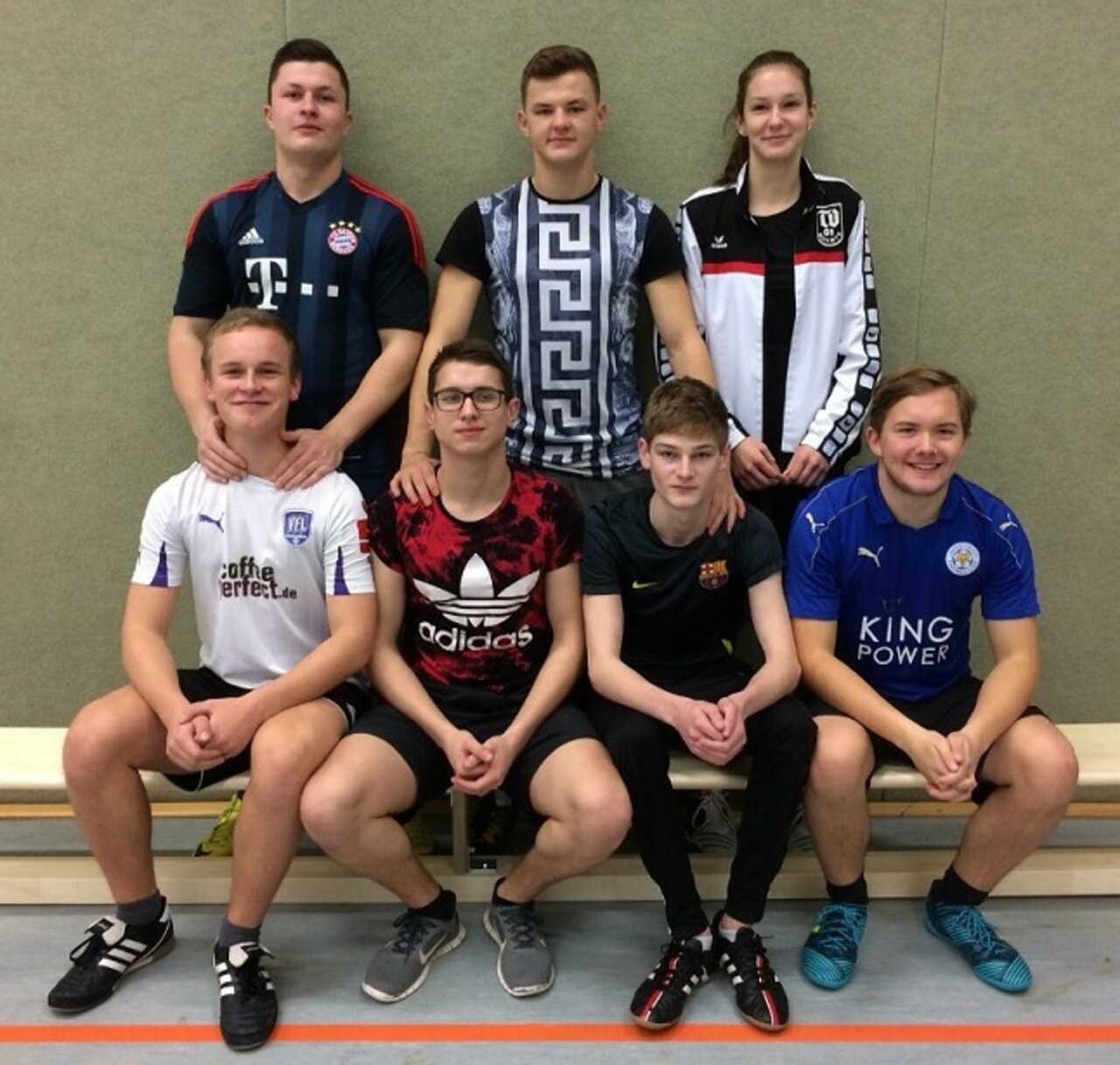 Jahrgang 12 dominiert Weihnachts-Volleyballturnier Image 20