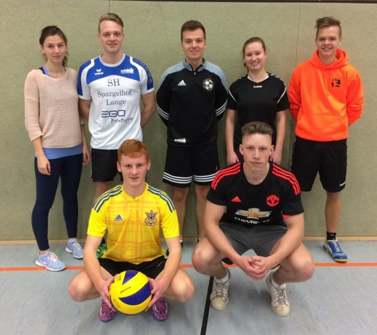 Jahrgang 12 dominiert Weihnachts-Volleyballturnier Image 22