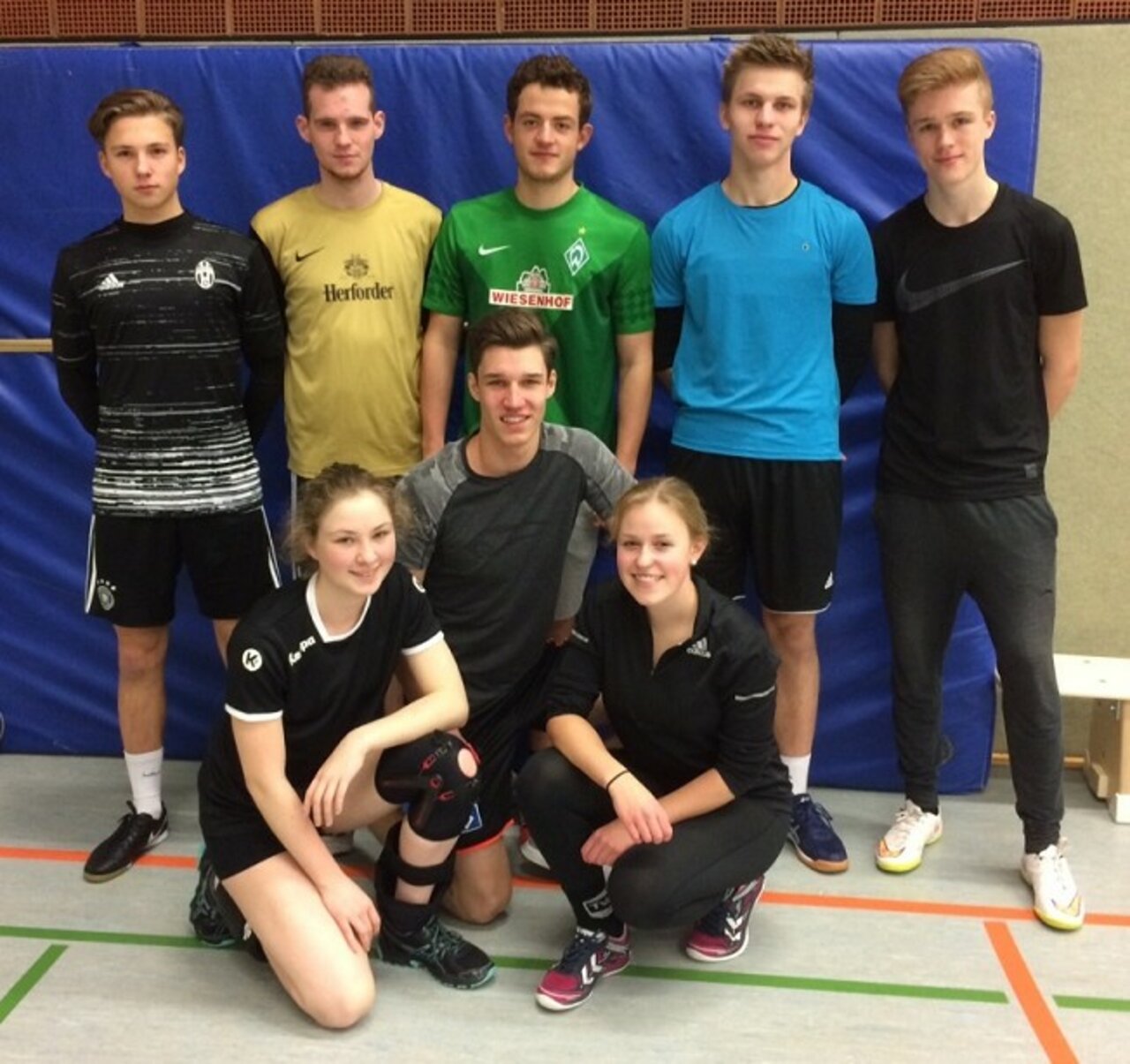 Jahrgang 12 dominiert Weihnachts-Volleyballturnier Image 24