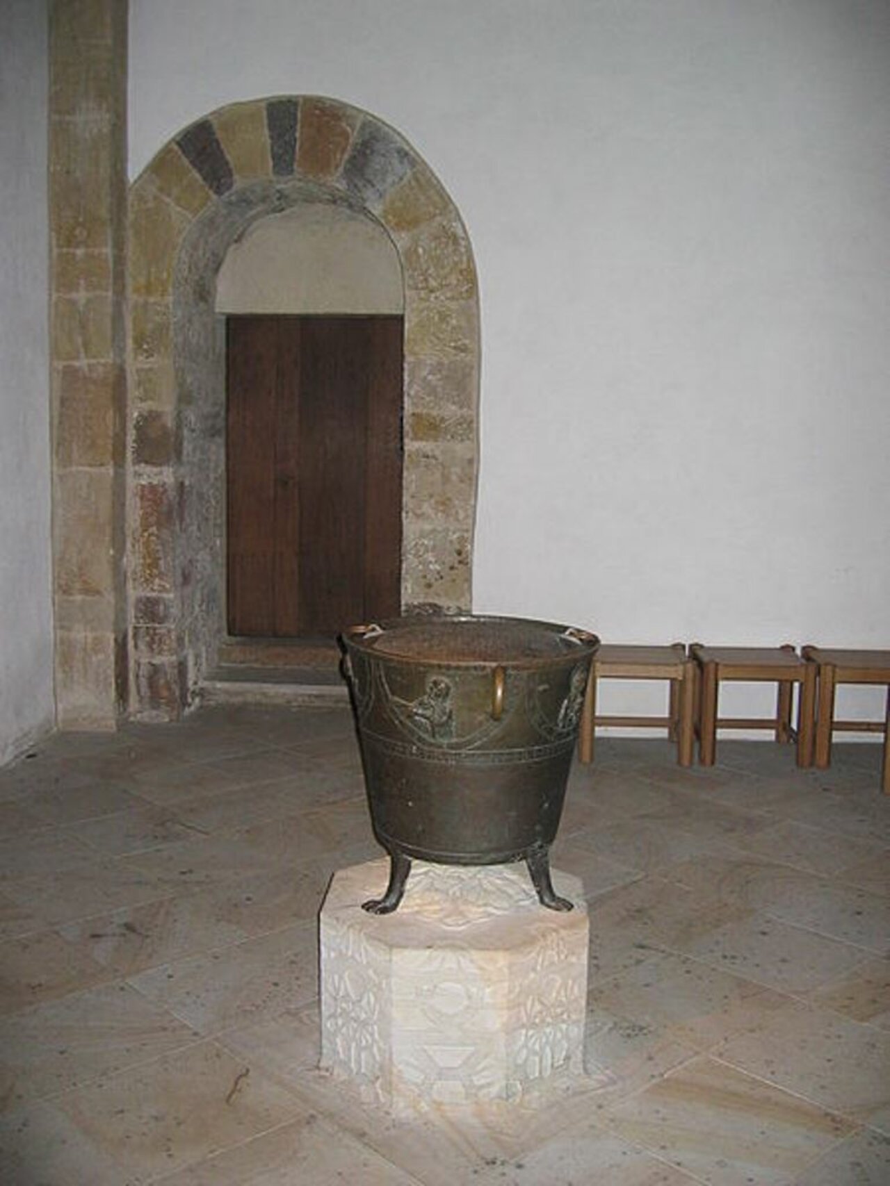 Religionskurse besuchen den Dom zu Osnabrück Image 2