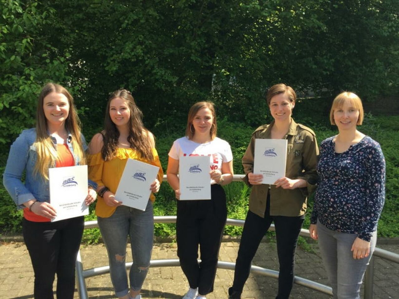 Erfolgreiche KMK-Fremdsprachenzertifizierung in Englisch im Industrie- und Bankenbereich Image 3