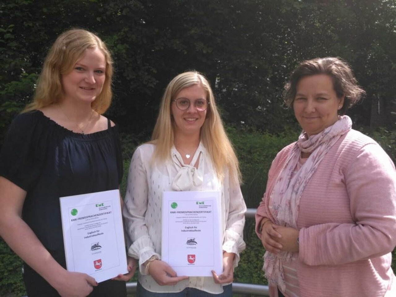 Erfolgreiche KMK-Fremdsprachenzertifizierung in Englisch im Industrie- und Bankenbereich Image 4