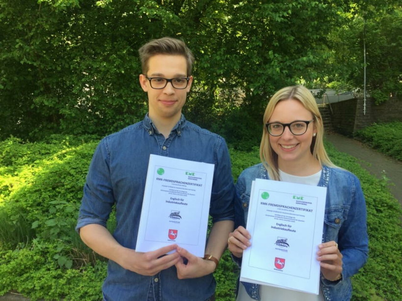 Erfolgreiche KMK-Fremdsprachenzertifizierung in Englisch im Industrie- und Bankenbereich Image 5