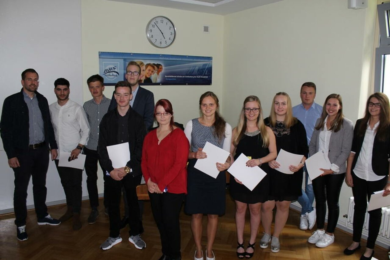 Verabschiedung Industriekaufleute sowie Medienkaufleute Digital und Print Image 2