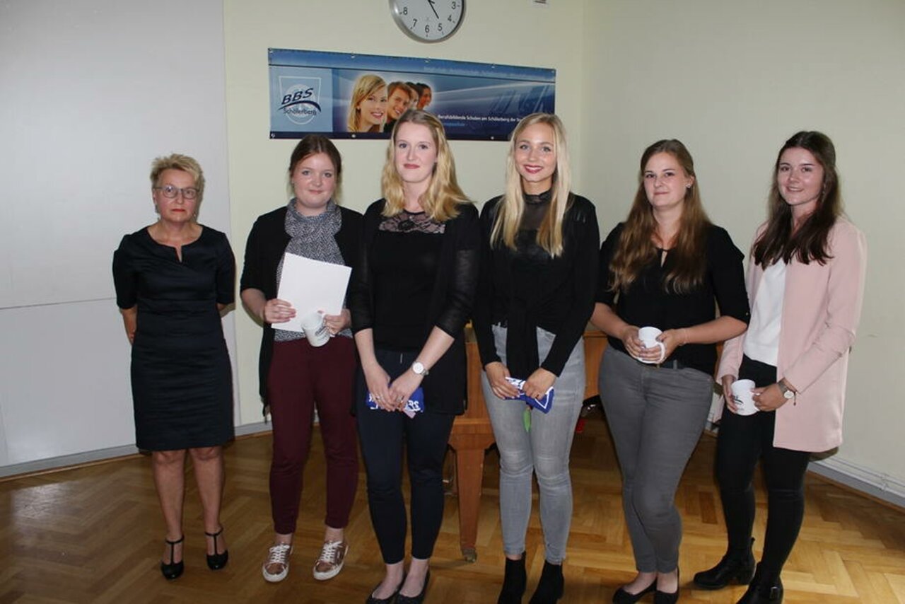 Verabschiedung Industriekaufleute sowie Medienkaufleute Digital und Print Image 3