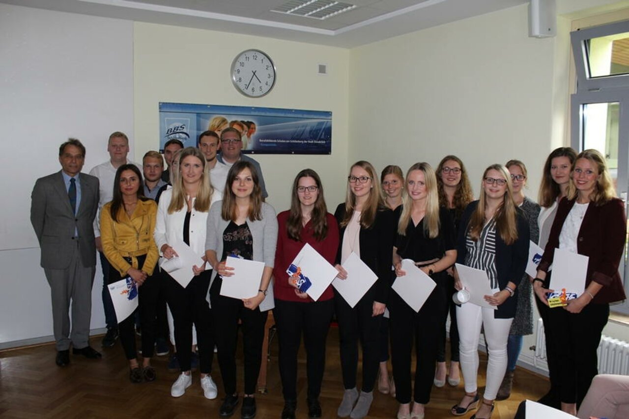 Verabschiedung Industriekaufleute sowie Medienkaufleute Digital und Print Image 6