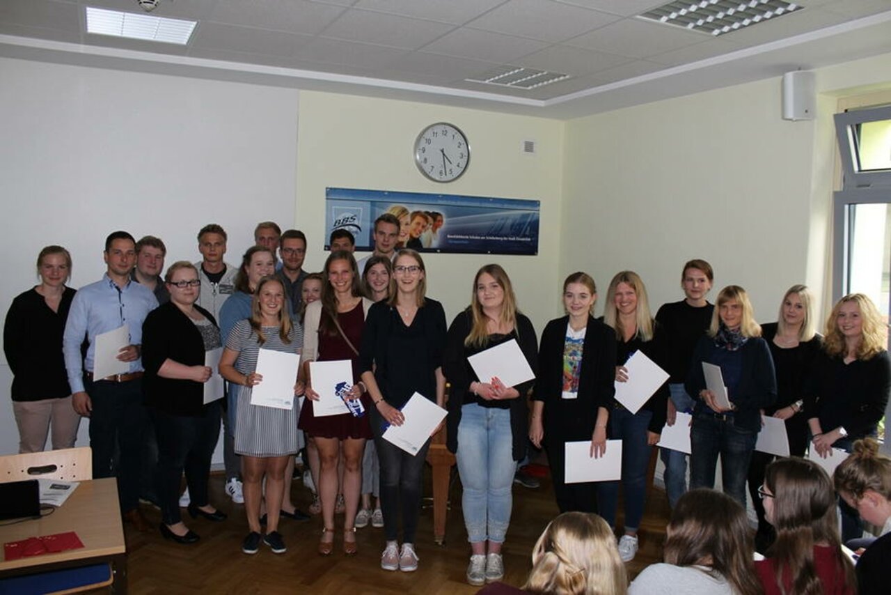 Verabschiedung Industriekaufleute sowie Medienkaufleute Digital und Print Image 7