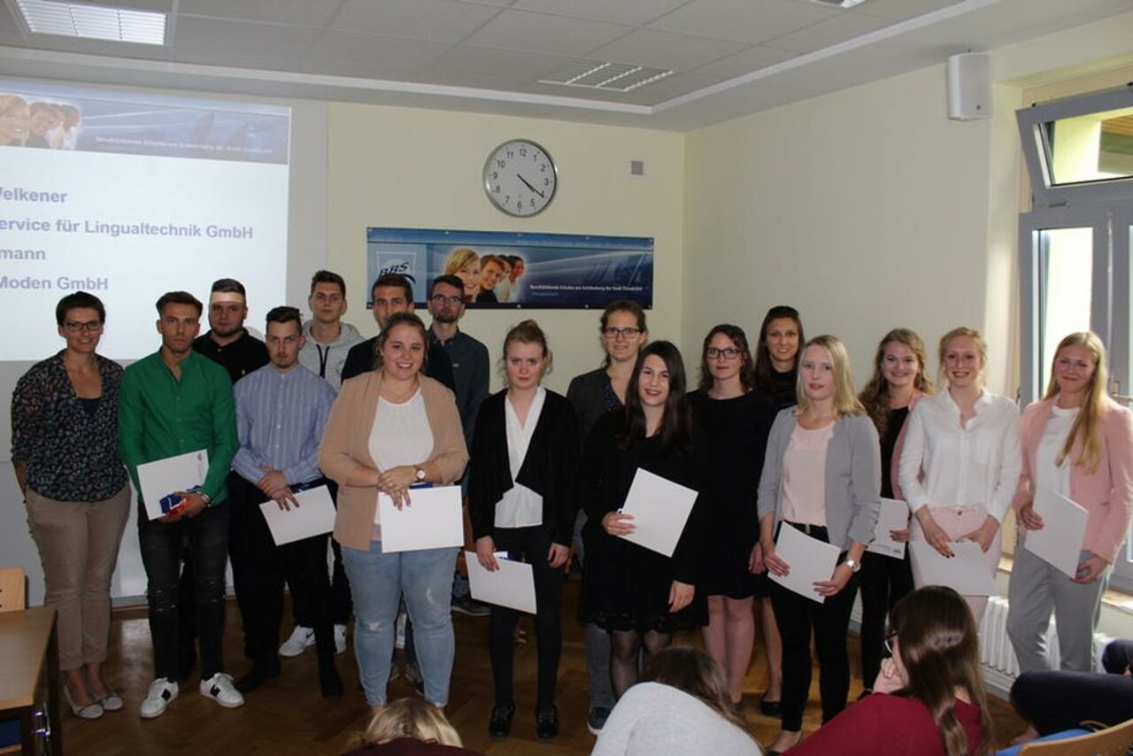 Verabschiedung Industriekaufleute sowie Medienkaufleute Digital und Print Image 8