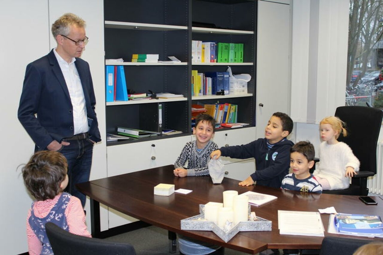 Kita-Kinder läuten Adventszeit ein Image 1