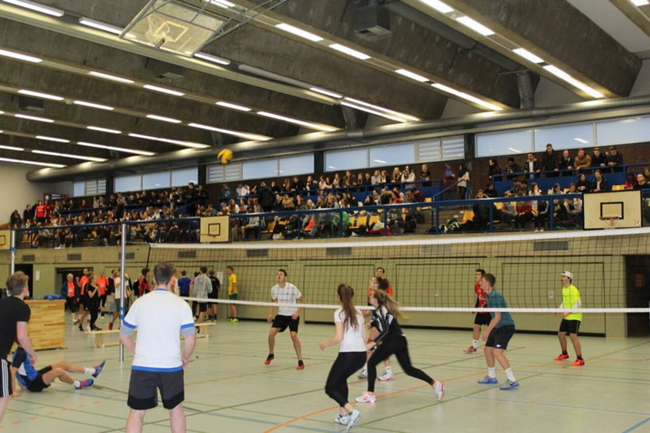 Tolle Spiele beim Weihnachts-Volleyballturnier Image 14