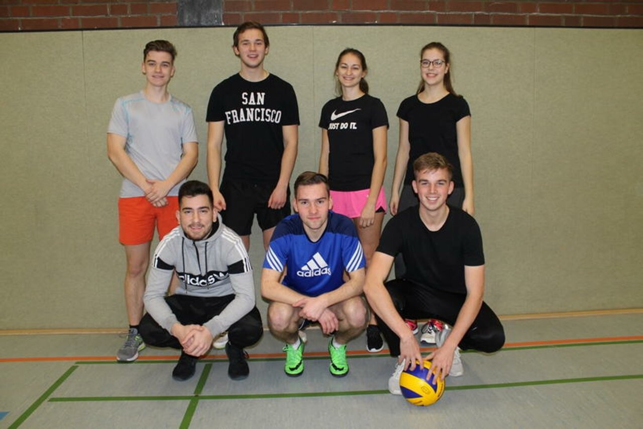 Tolle Spiele beim Weihnachts-Volleyballturnier Image 18