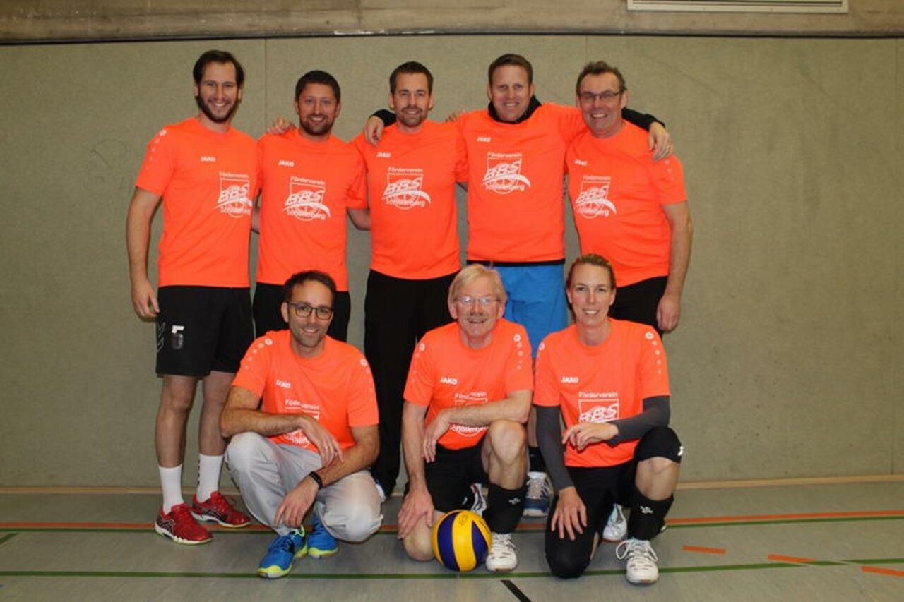Tolle Spiele beim Weihnachts-Volleyballturnier Image 19