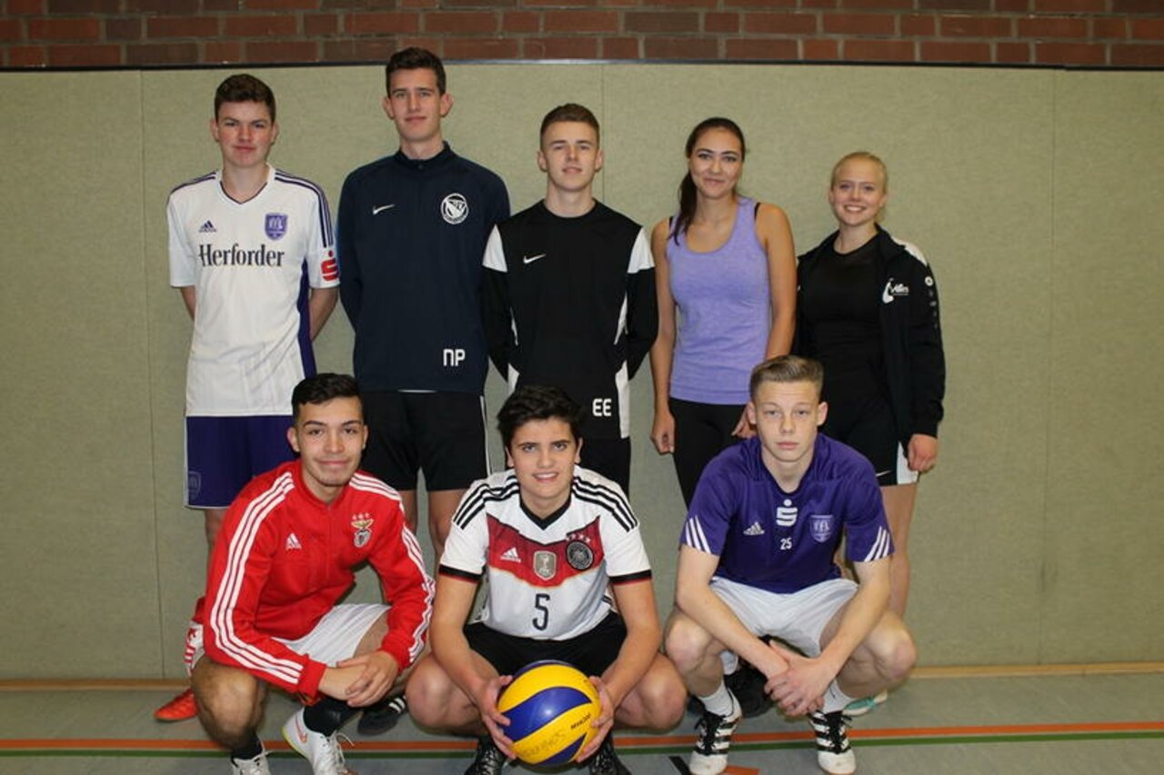 Tolle Spiele beim Weihnachts-Volleyballturnier Image 22