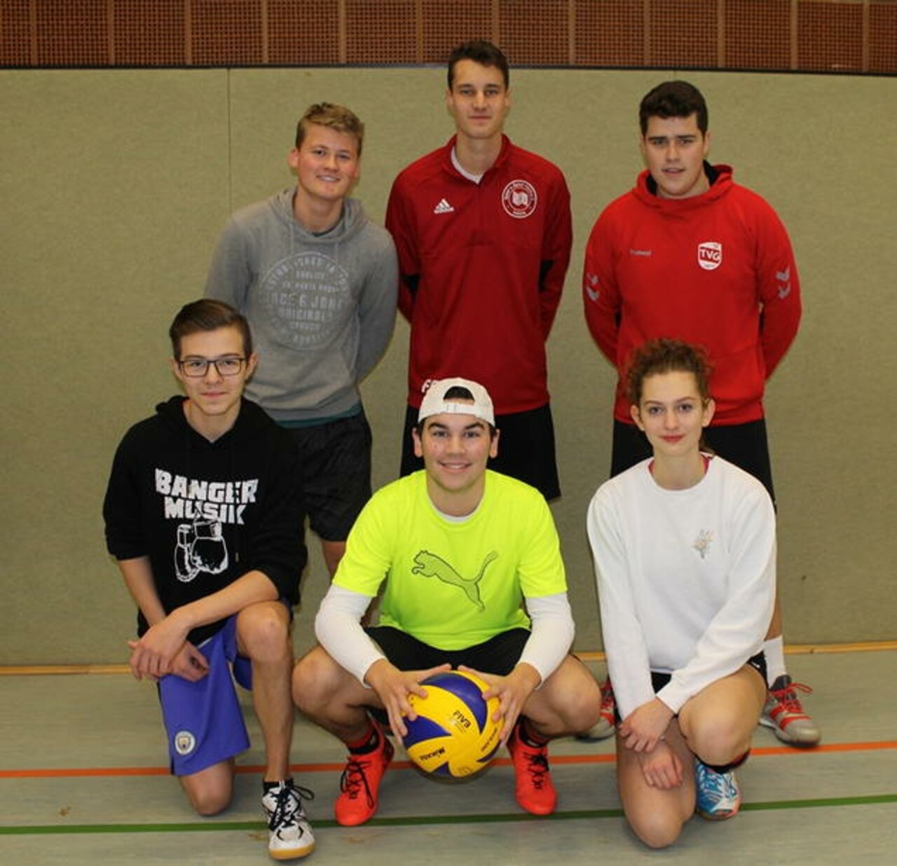 Tolle Spiele beim Weihnachts-Volleyballturnier Image 27
