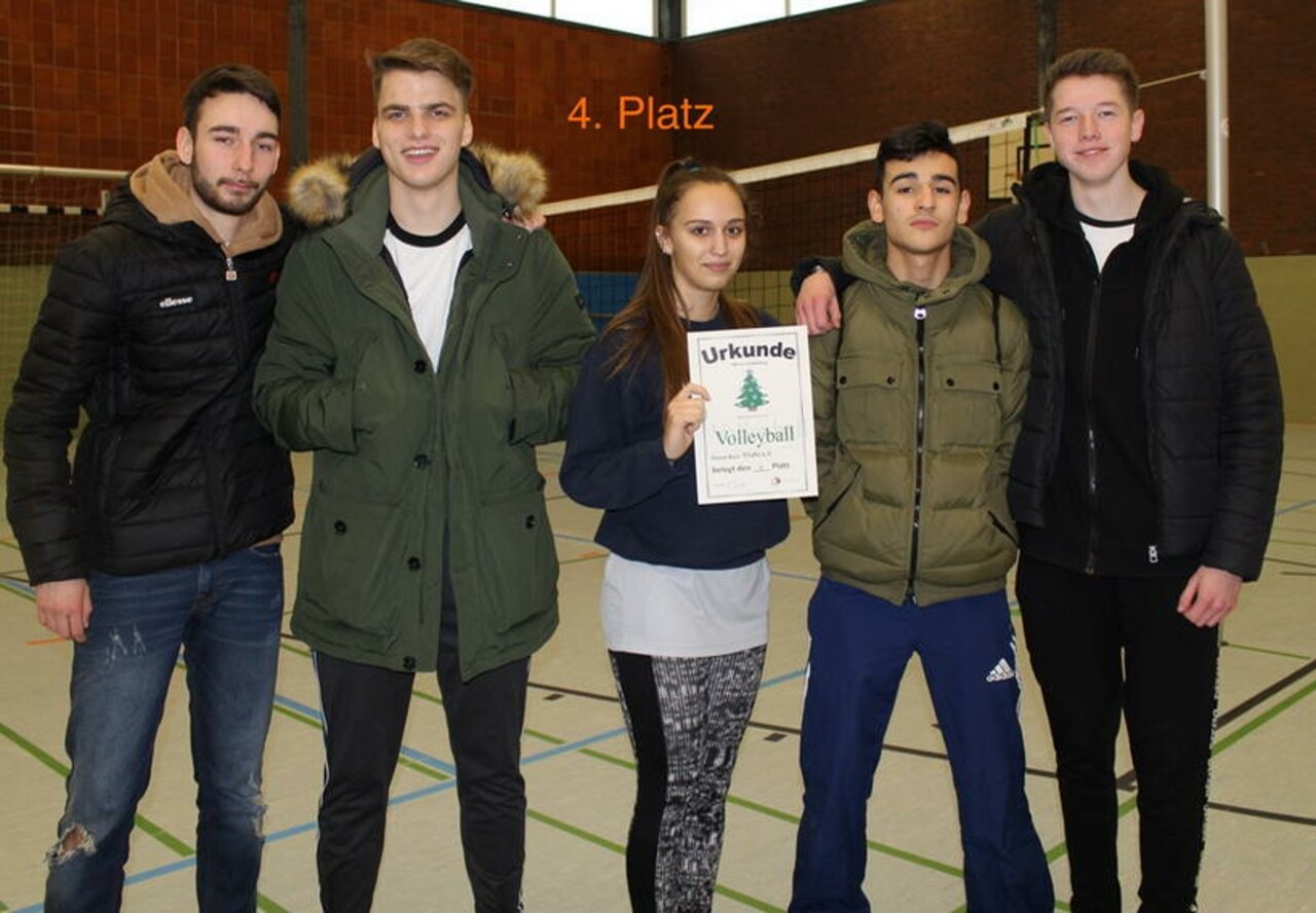 Tolle Spiele beim Weihnachts-Volleyballturnier Image 28