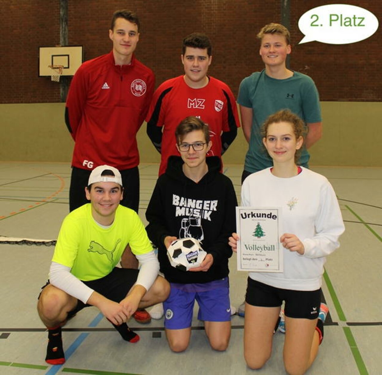 Tolle Spiele beim Weihnachts-Volleyballturnier Image 30
