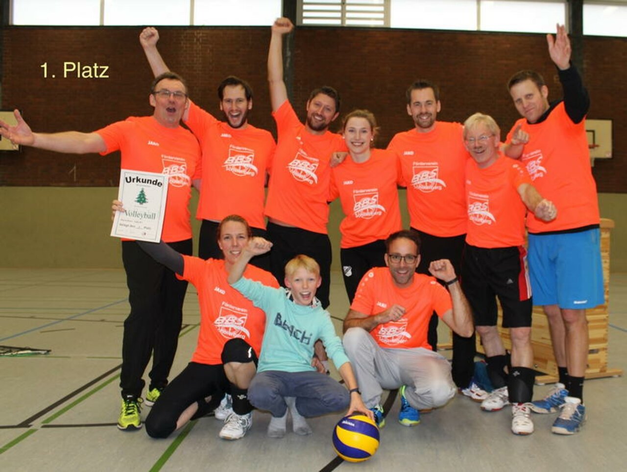 Tolle Spiele beim Weihnachts-Volleyballturnier Image 31