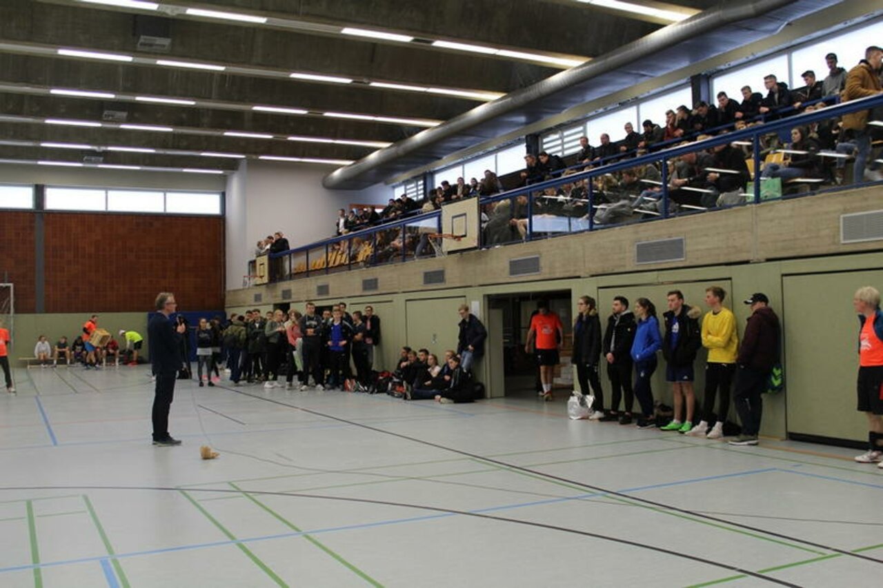 Tolle Spiele beim Weihnachts-Volleyballturnier Image 4