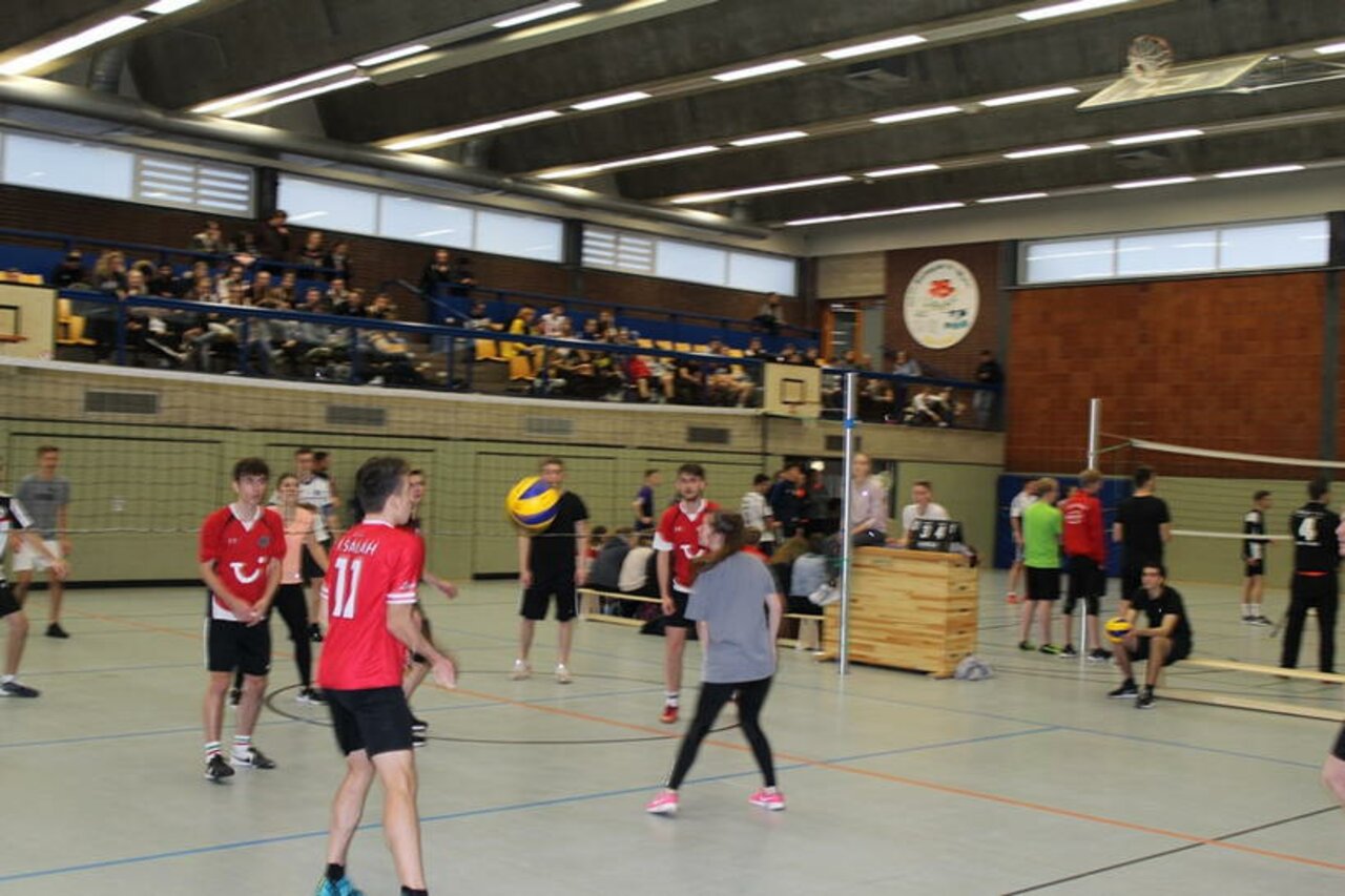 Tolle Spiele beim Weihnachts-Volleyballturnier Image 6