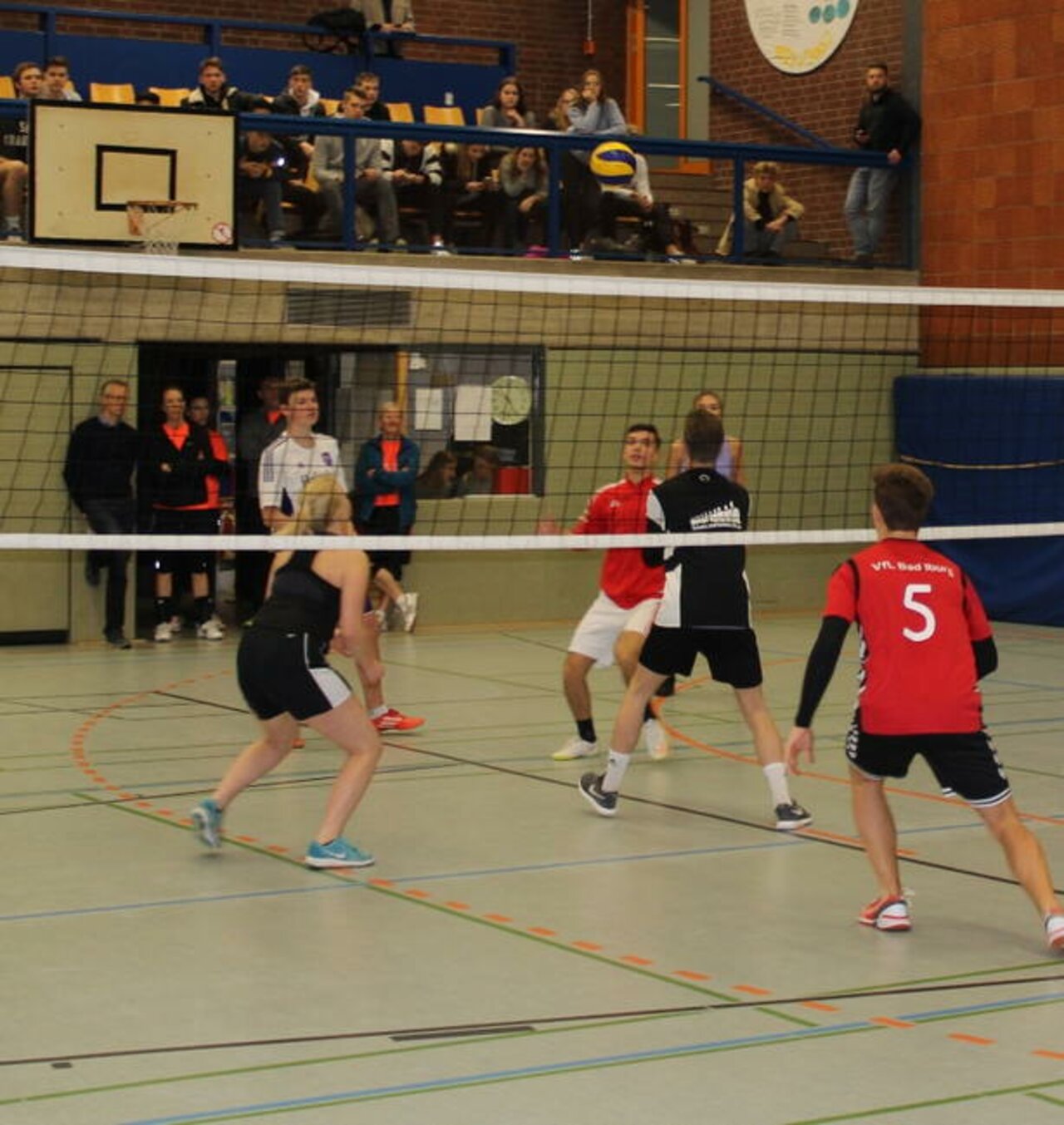Tolle Spiele beim Weihnachts-Volleyballturnier Image 7
