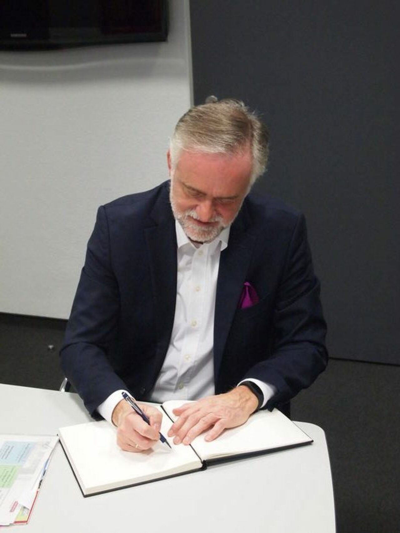 Oberbürgermeister Wolfgang Griesert zu Gast an unserer Schule Image 2