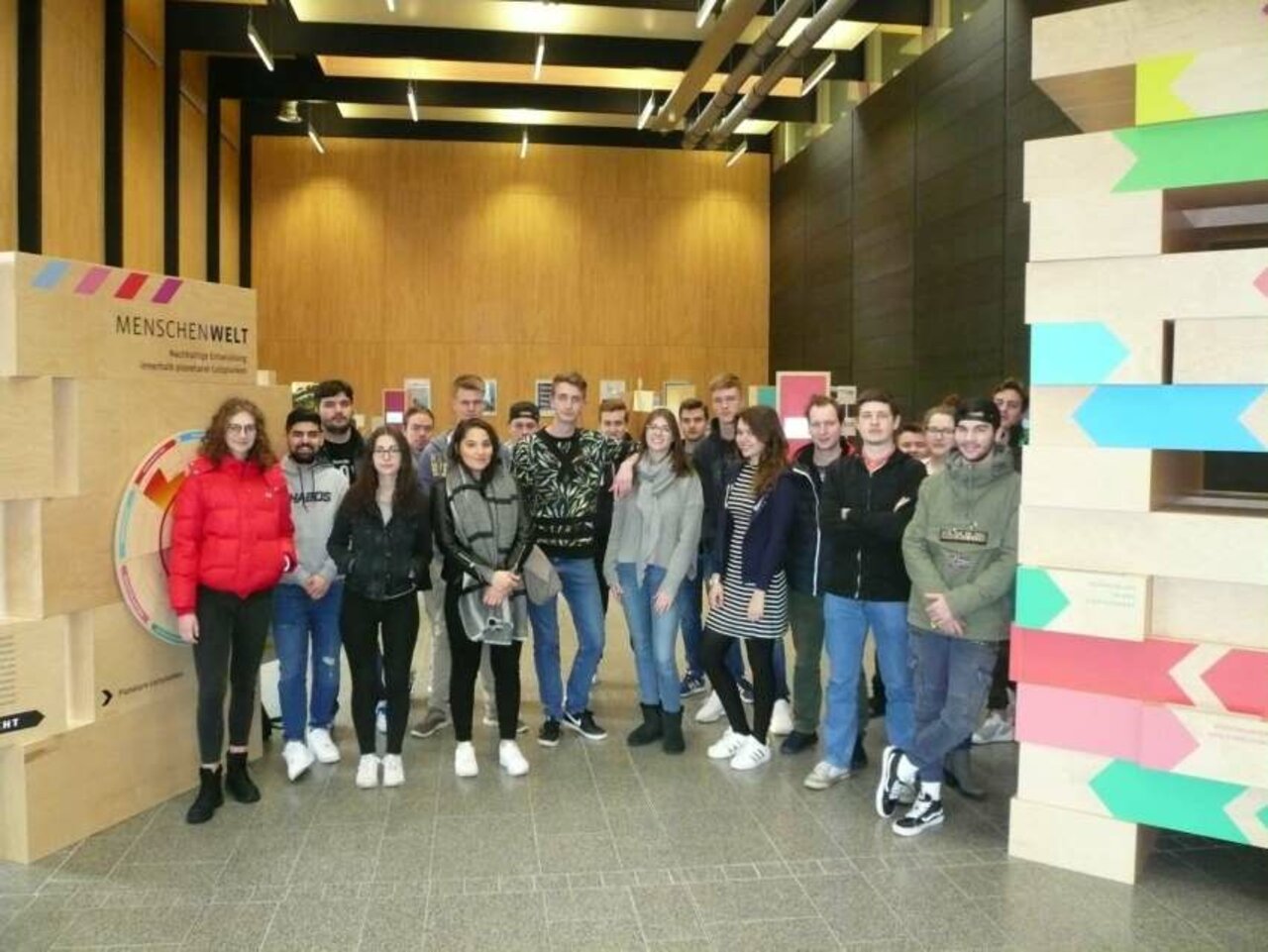 Besuch der Ausstellung MenschenWelt Image 1