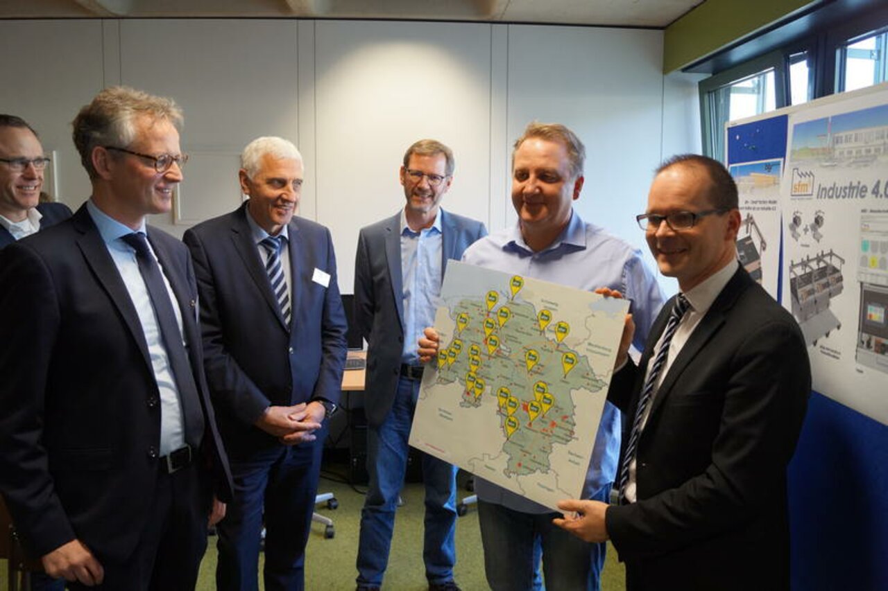 Projekt „Industrie 4.0“: Kultusminister Tonne begutachtet Fortschritte Image 2