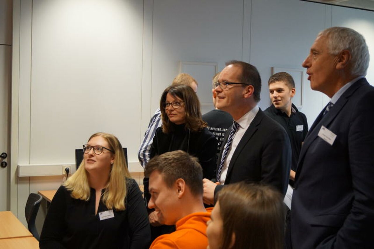 Projekt „Industrie 4.0“: Kultusminister Tonne begutachtet Fortschritte Image 4