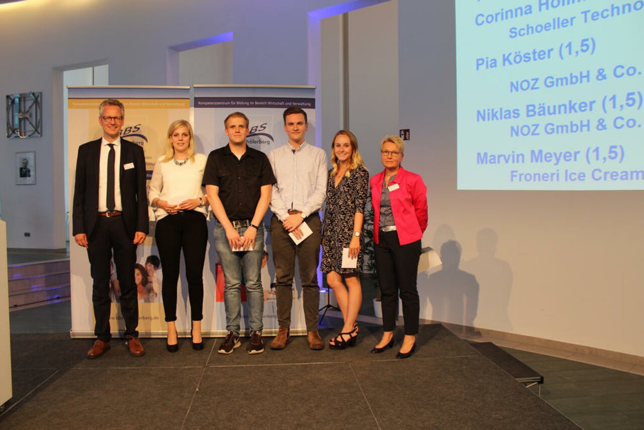 Industrie- und Medienkaufleute verabschiedet Image 1