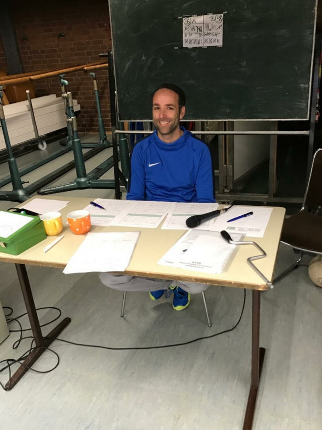 Spannende Spiele beim diesjährigen Weihnachts-Volleyballturnier Image 17