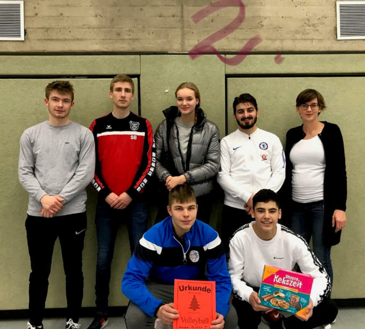 Spannende Spiele beim diesjährigen Weihnachts-Volleyballturnier Image 2