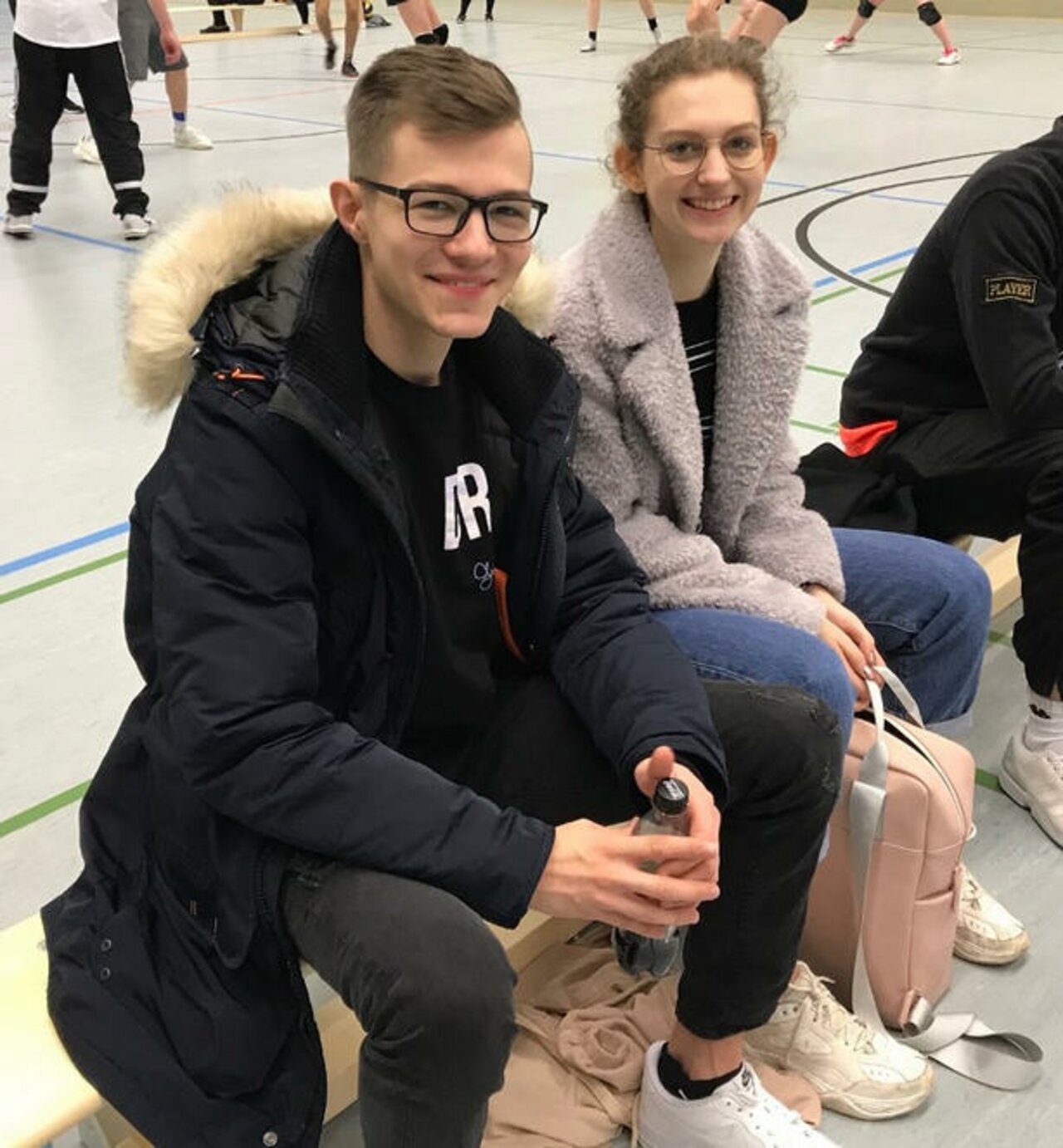 Spannende Spiele beim diesjährigen Weihnachts-Volleyballturnier Image 7