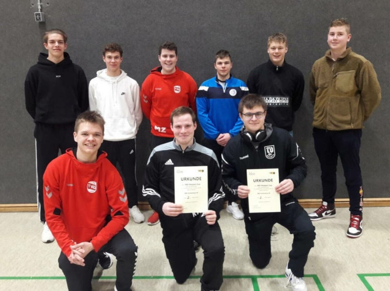 Schulmannschaft belegt 2. Platz beim Handballturnier Image 1