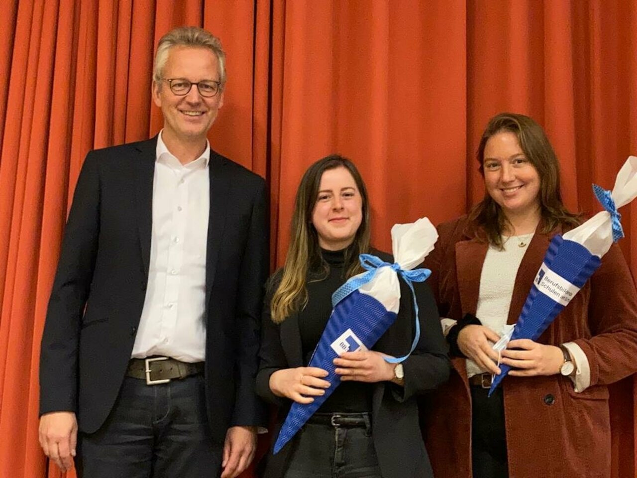 Neue Kolleginnen Image 1