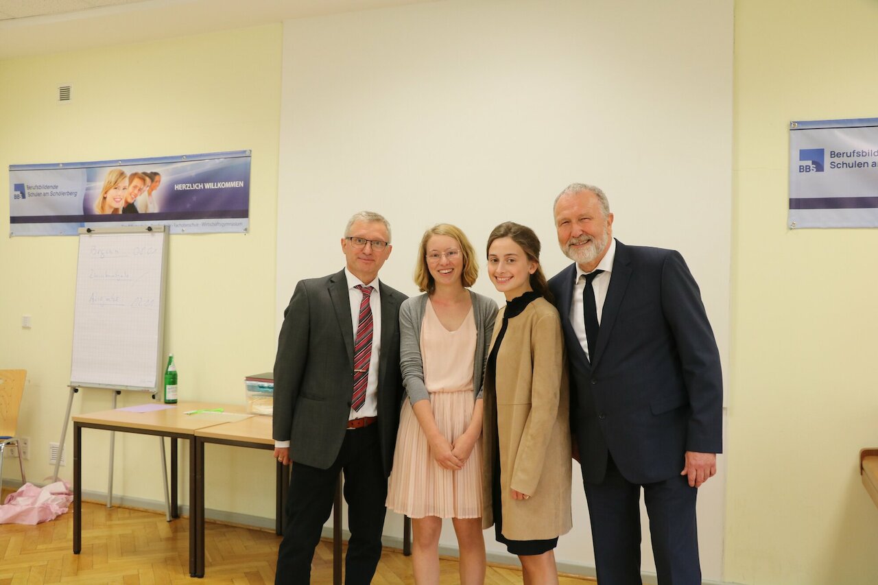 Abschlussfeier für 27 Rechtsanwalts- bzw. Rechtsanwalts- und Notarfachangestellte Image 12