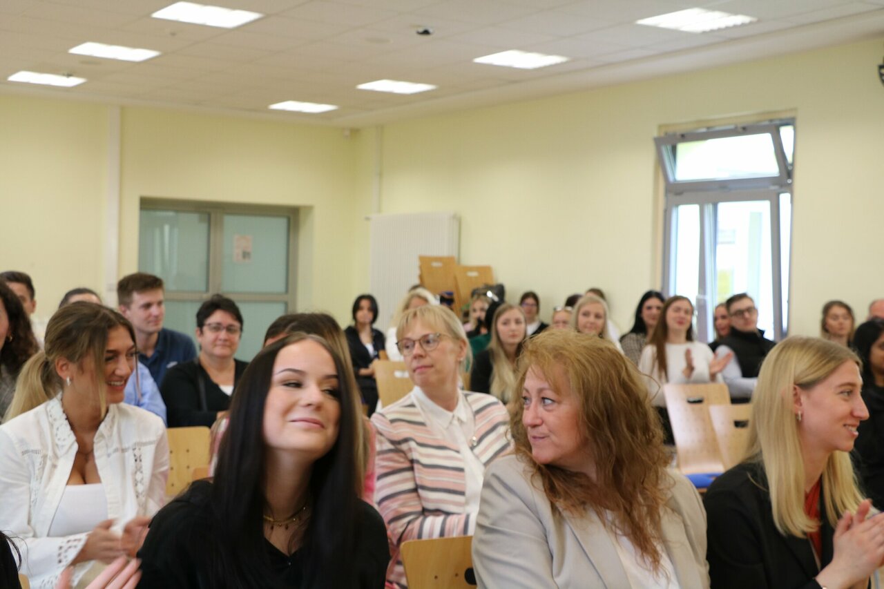 Abschlussfeier für 27 Rechtsanwalts- bzw. Rechtsanwalts- und Notarfachangestellte Image 3