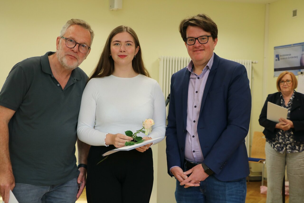 Abschlussfeier für 27 Rechtsanwalts- bzw. Rechtsanwalts- und Notarfachangestellte Image 5