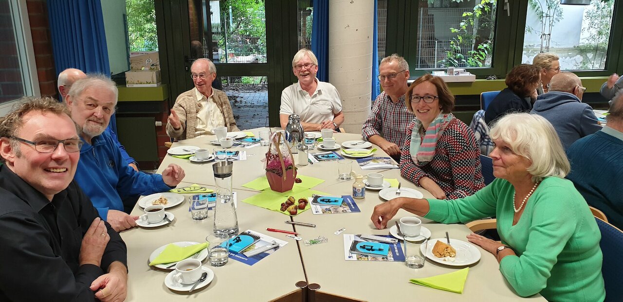 Pensionärstreffen an unserer Schule Image 2