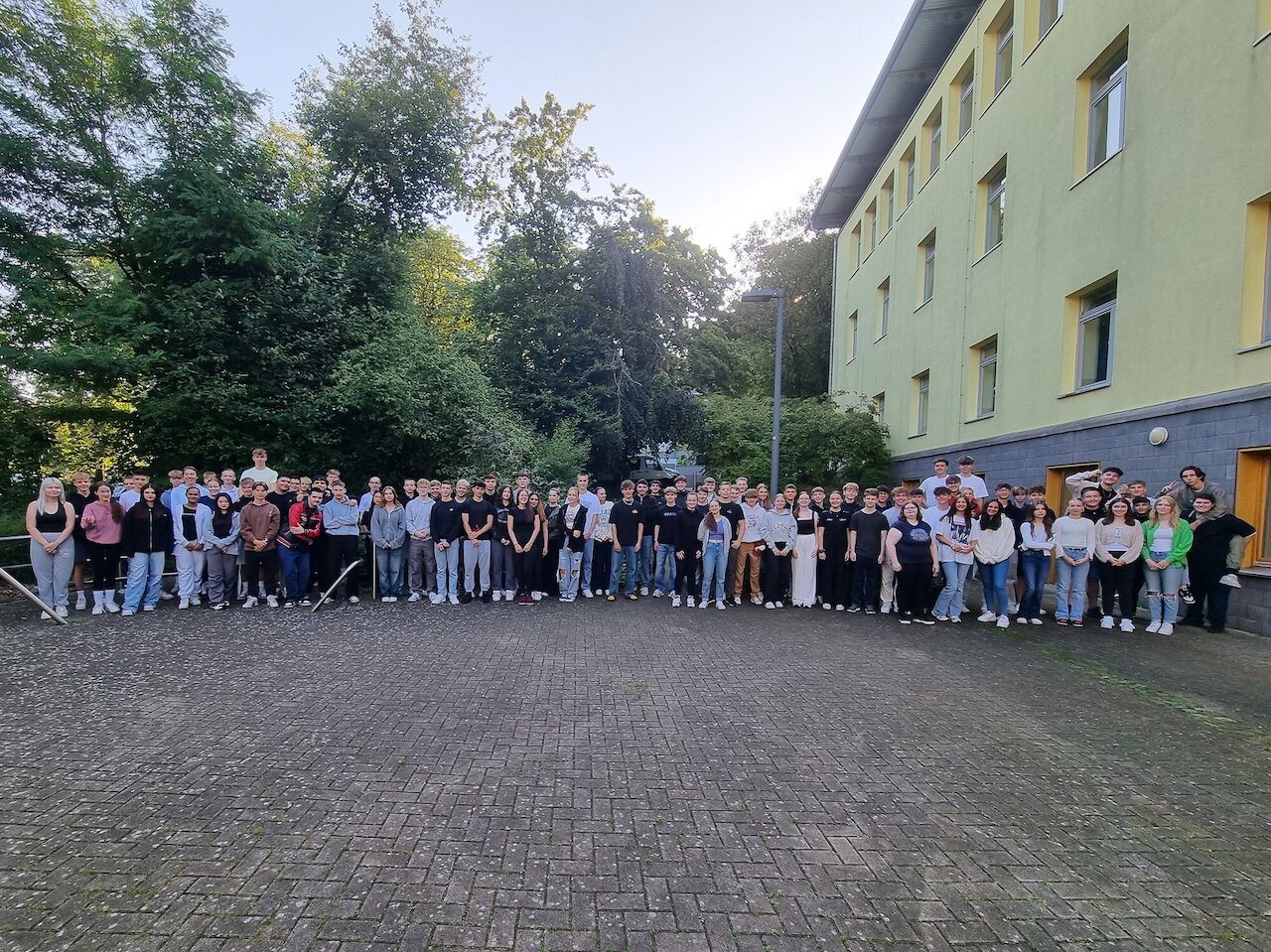 Teamtage des neuen Jahrgangs 11 des Wirtschaftsgymnasiums Image 1