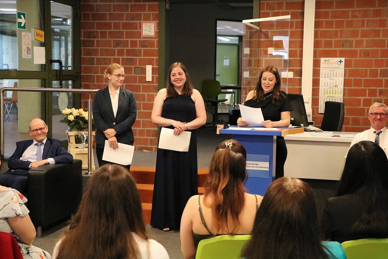 Abschlussfeier der Rechtsanwalts- bzw. Rechtsanwalts- und Notarfachangestellte Image 3