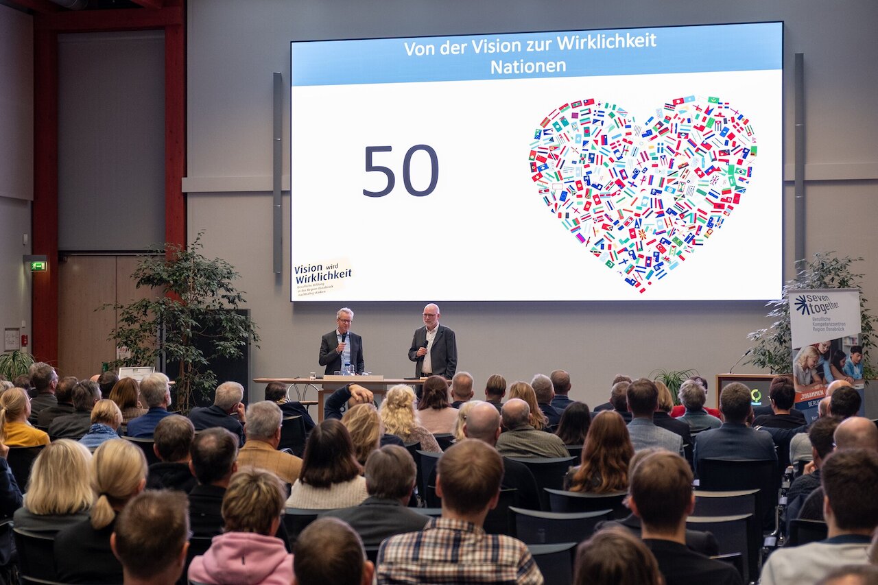 Vision wird Wirklichkeit! – Gemeinsamer Weg der sieben berufsbildenden Schulen des Landkreises und der Stadt Osnabrück Image 1