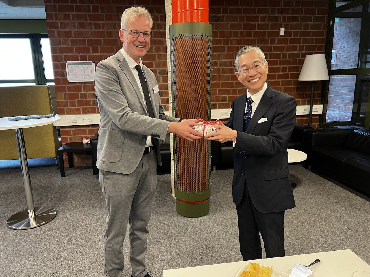 Japanischer Generalkonsul Toda besucht die BBS am Schölerberg Image 12