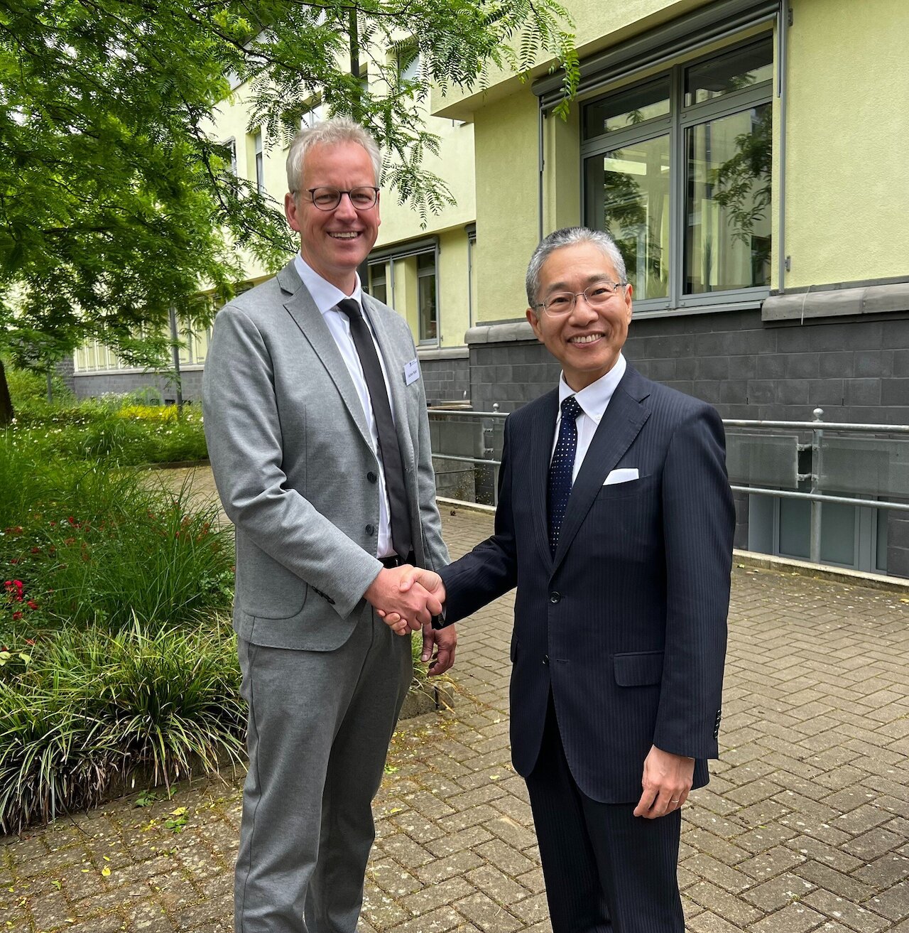 Japanischer Generalkonsul Toda besucht die BBS am Schölerberg Image 16